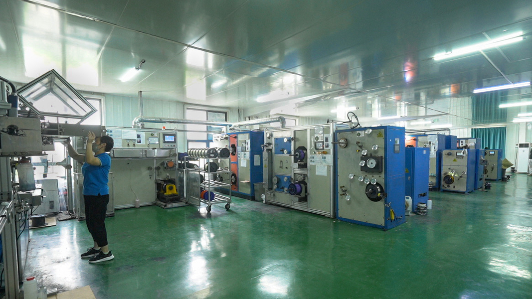 Shandong Yibo Optronics Technology Co., Ltd. निर्माता उत्पादन लाइन